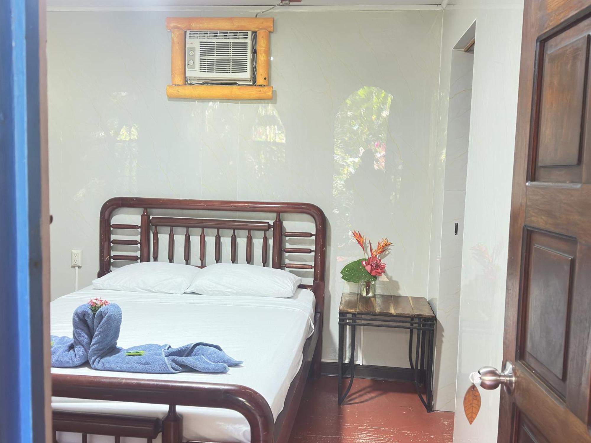 La Palapa Hut Nature Hostel Puerto Jiménez Екстериор снимка